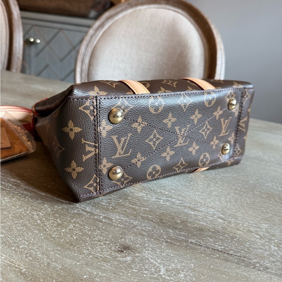 Brown and Tan Designer Tote Bag - Picture 3 of 8